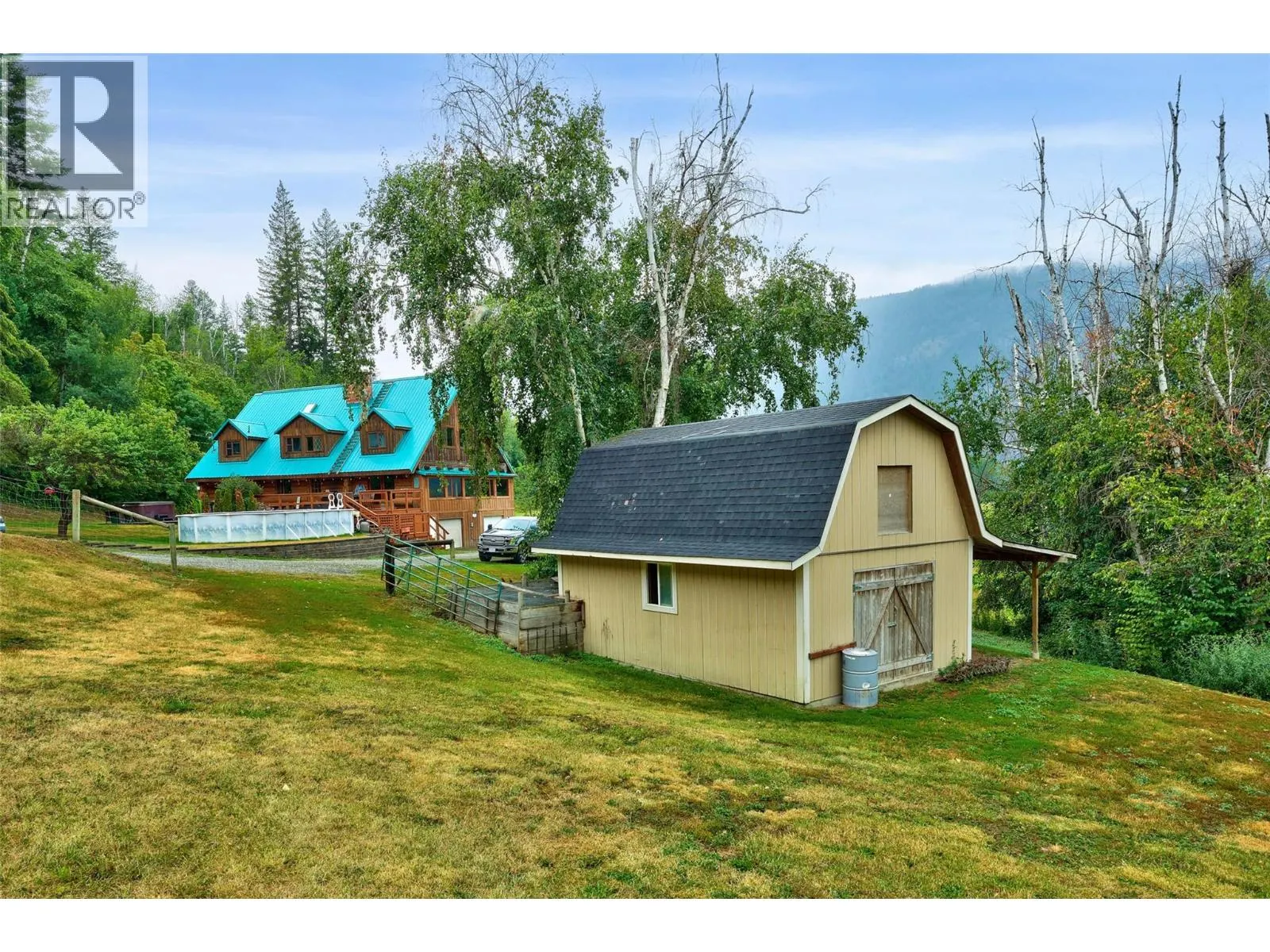 601 Yellowhead Highway S