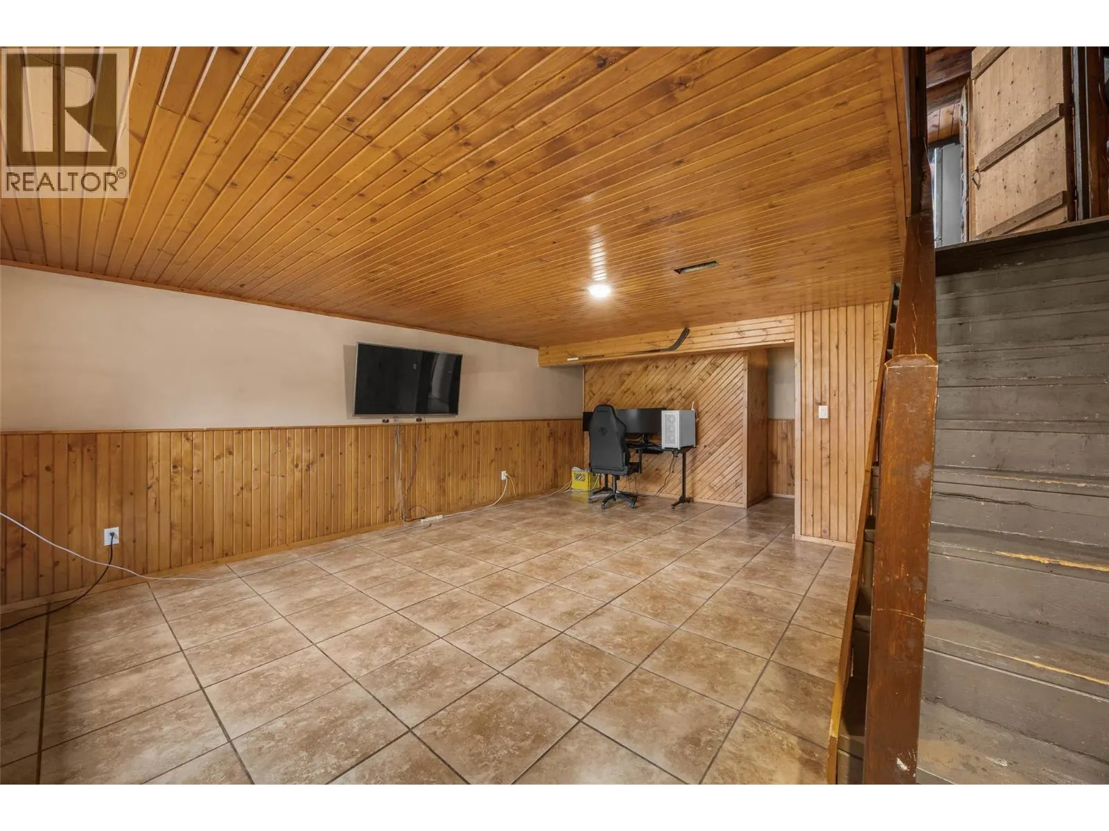 601 Yellowhead Highway S