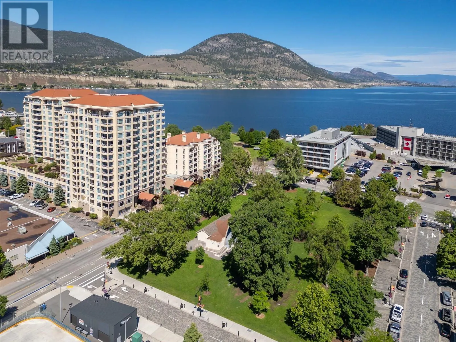 160 Lakeshore Drive W Unit# 401