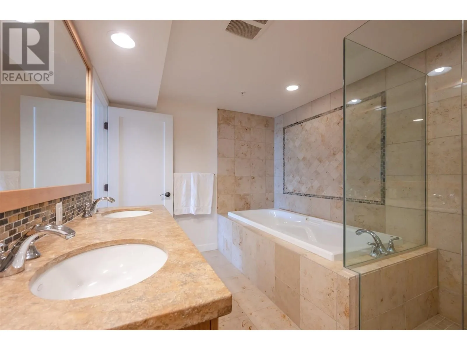 160 Lakeshore Drive W Unit# 401