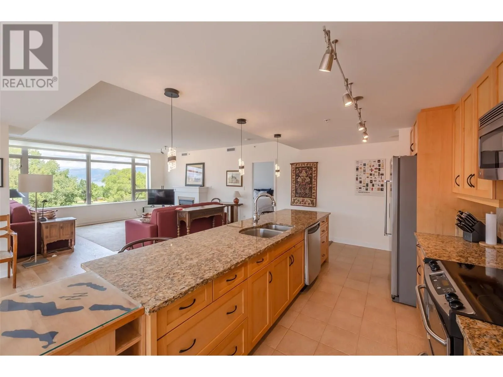 160 Lakeshore Drive W Unit# 401