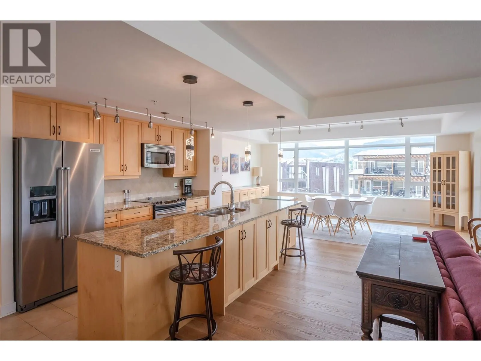 160 Lakeshore Drive W Unit# 401