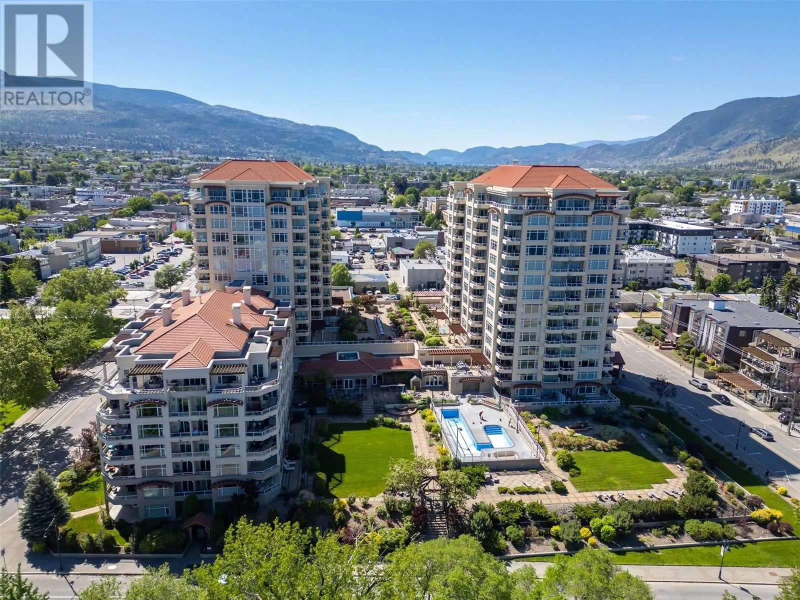 160 Lakeshore Drive W Unit# 401
