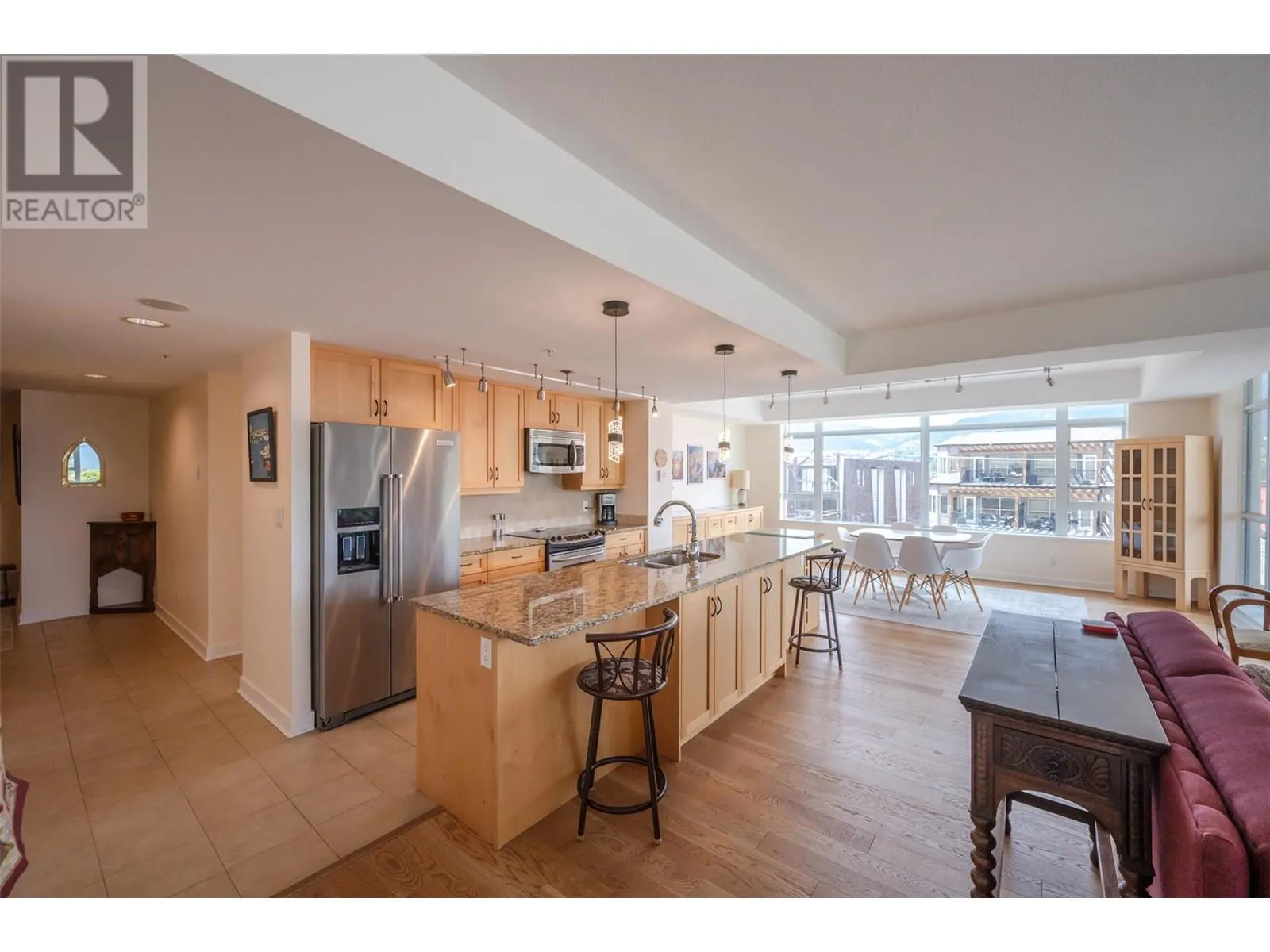 160 Lakeshore Drive W Unit# 401