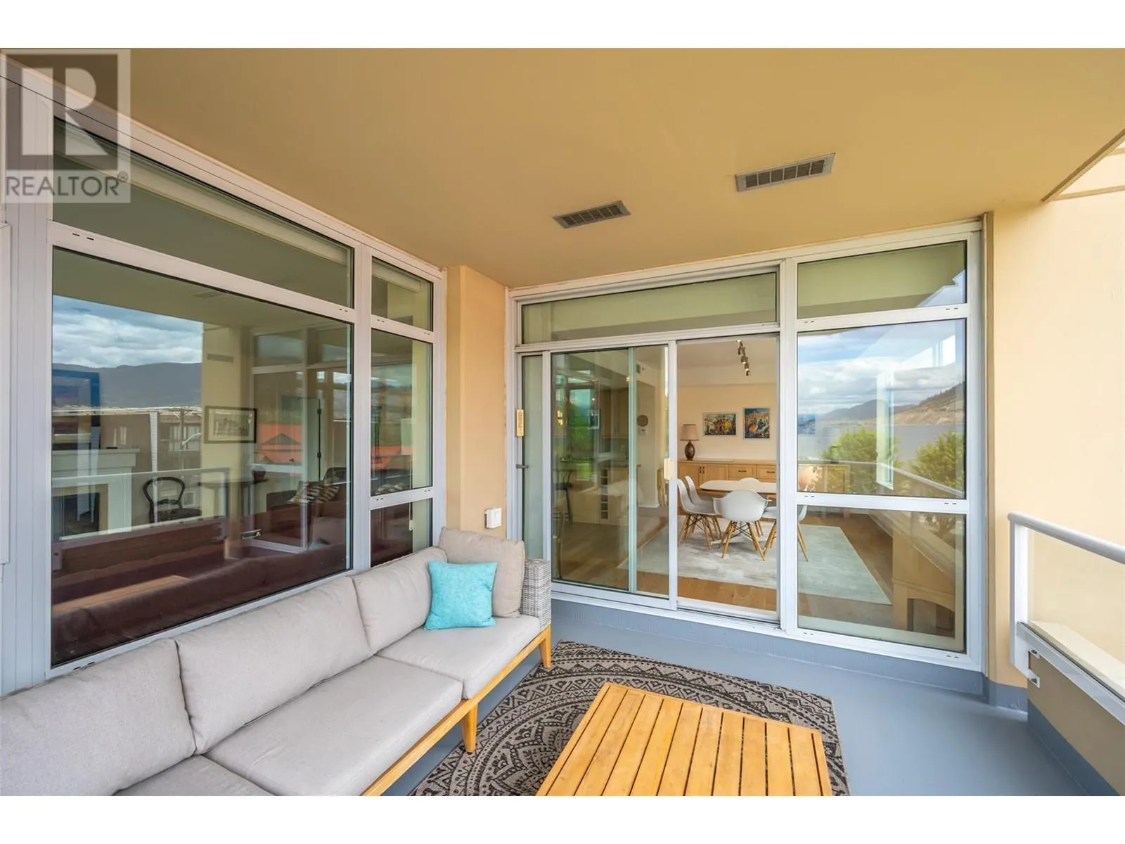 160 Lakeshore Drive W Unit# 401