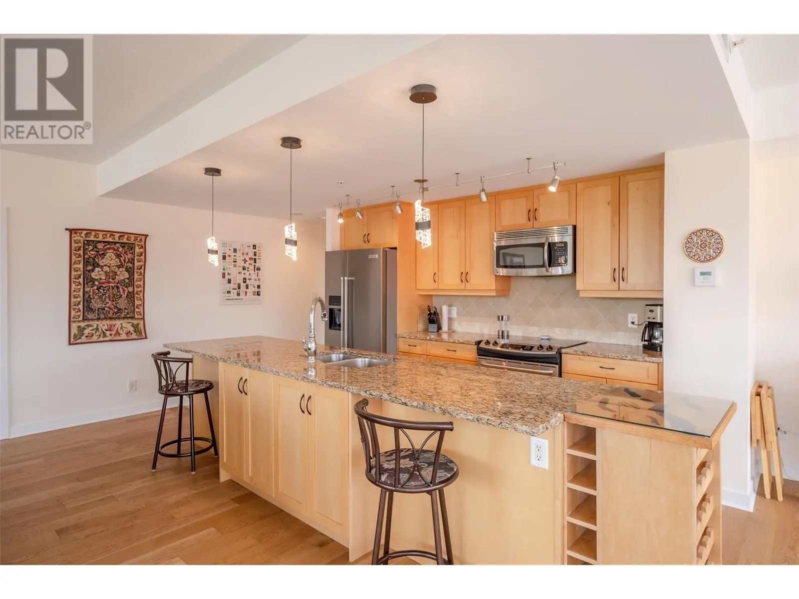160 Lakeshore Drive W Unit# 401