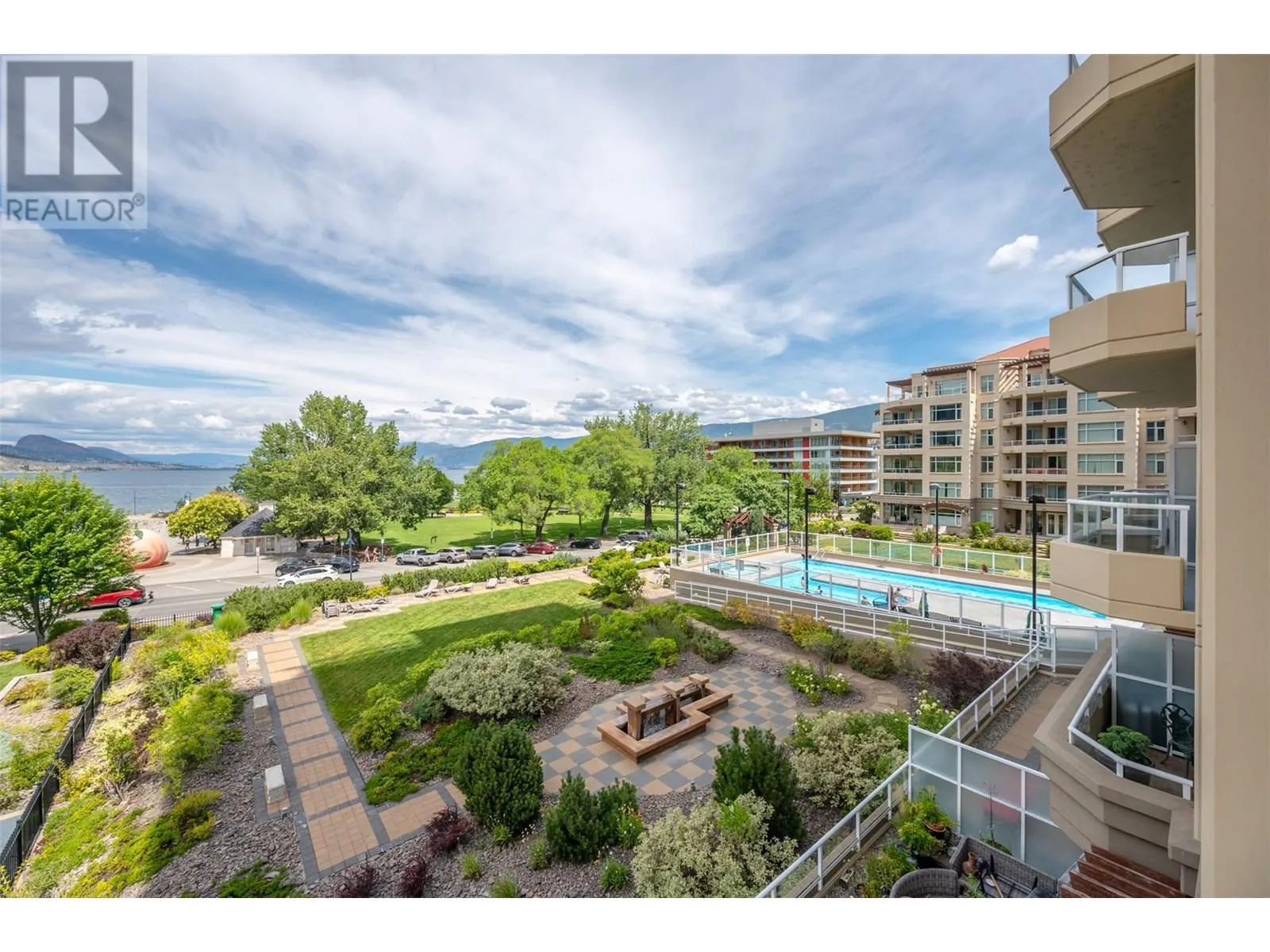 160 Lakeshore Drive W Unit# 401
