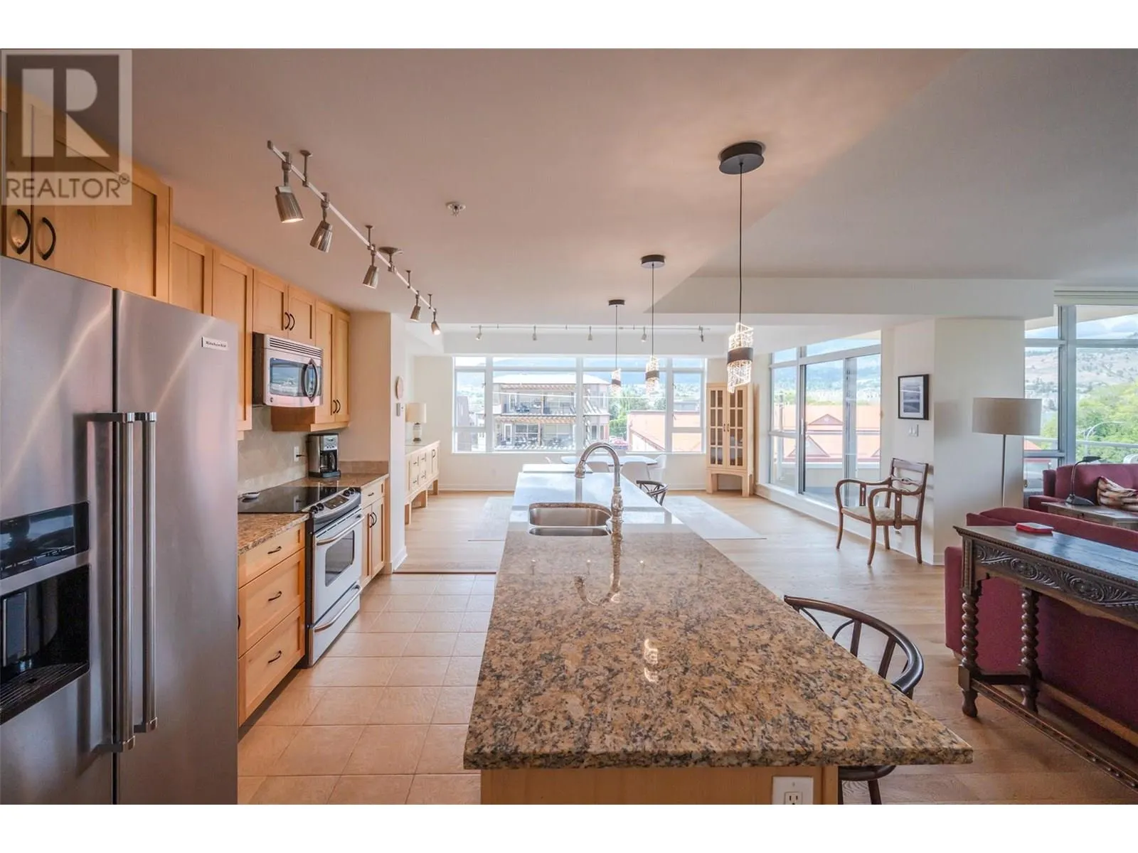 160 Lakeshore Drive W Unit# 401