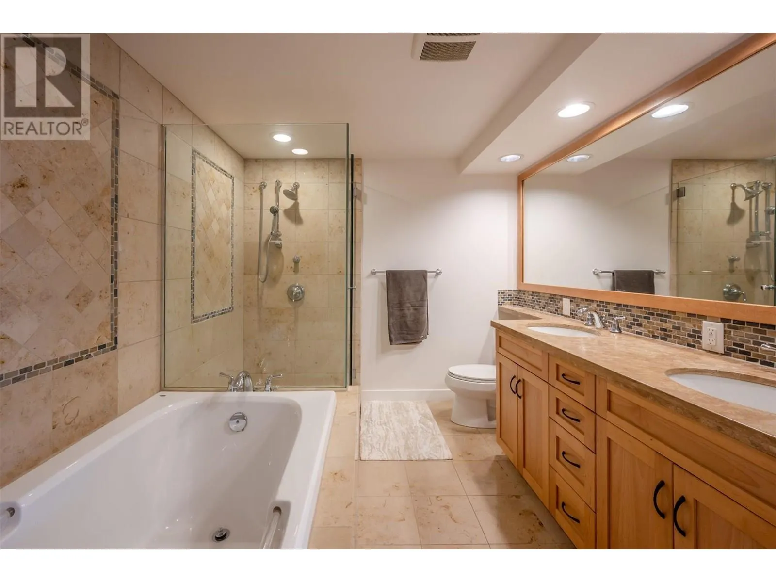160 Lakeshore Drive W Unit# 401