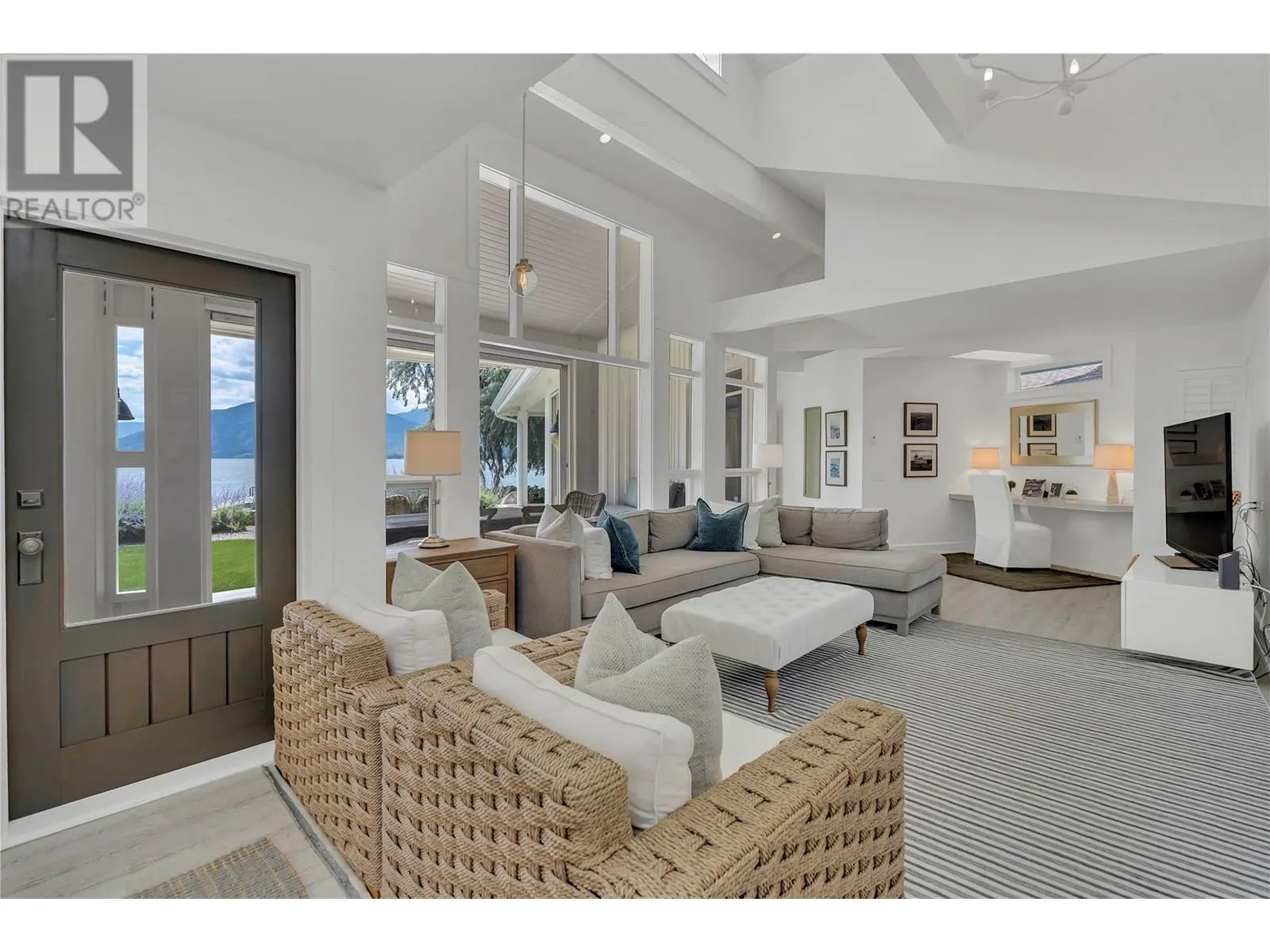 40 Robinson Point Road