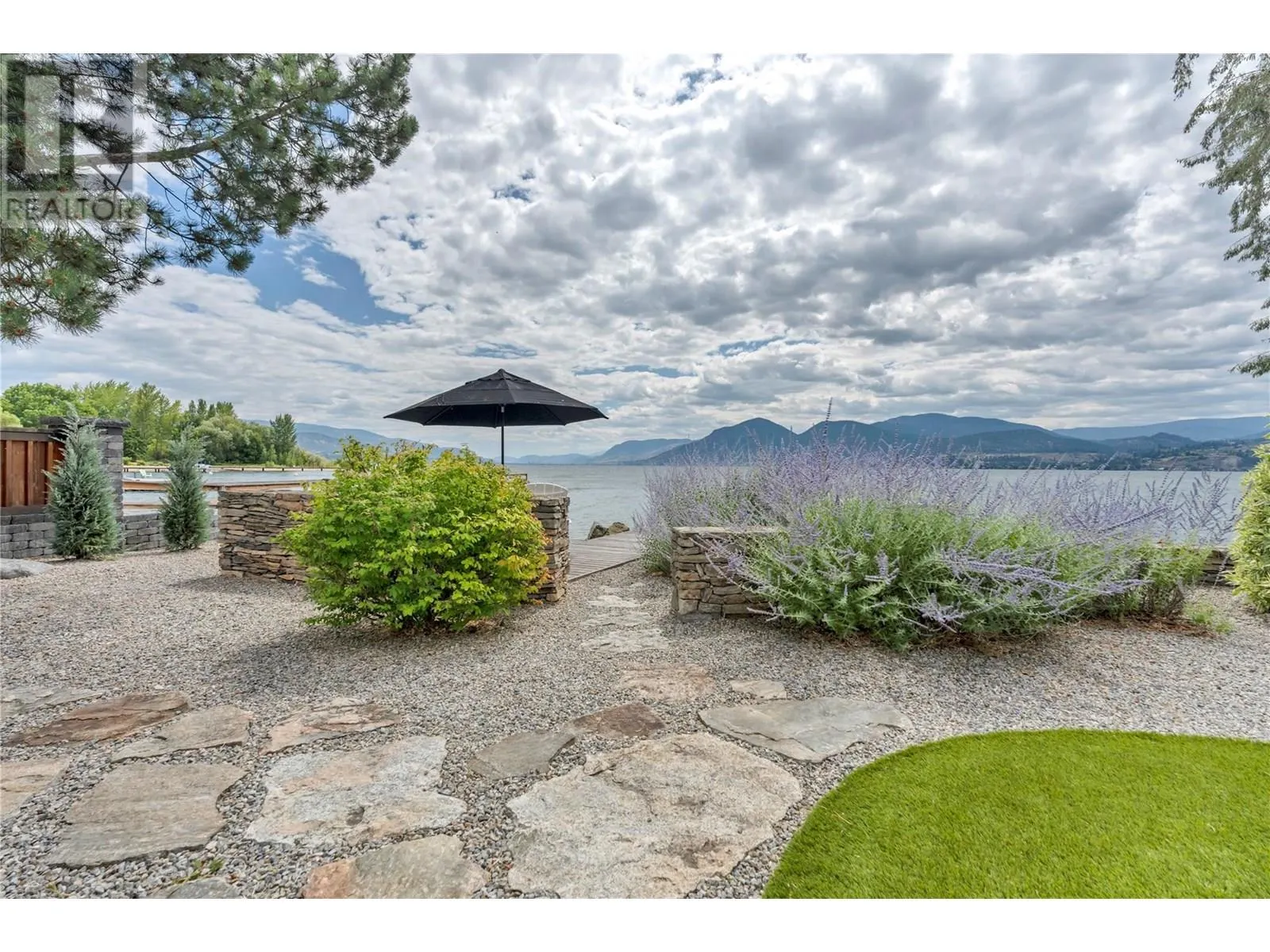 40 Robinson Point Road