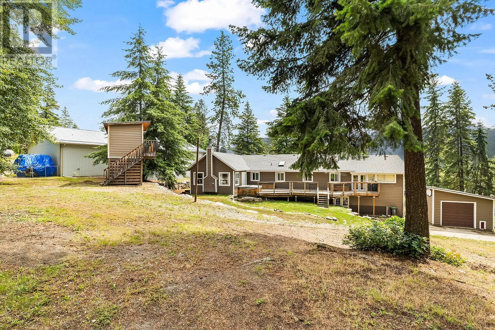 7992 Falcon Ridge Crescent