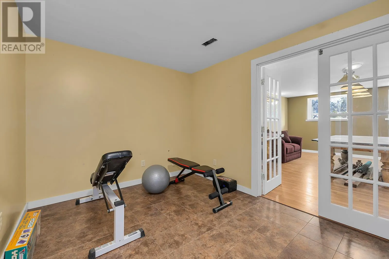 7992 Falcon Ridge Crescent