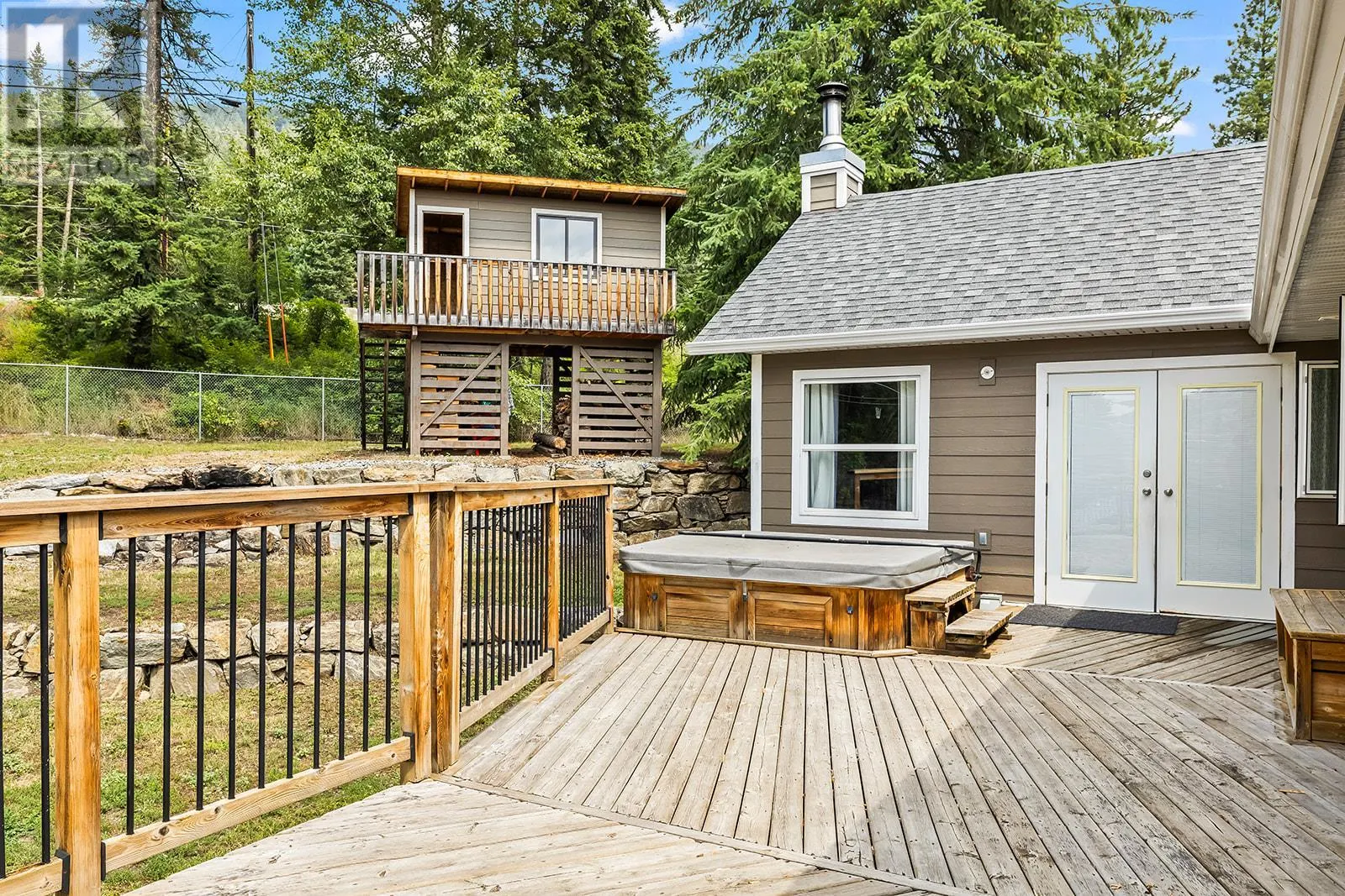 7992 Falcon Ridge Crescent