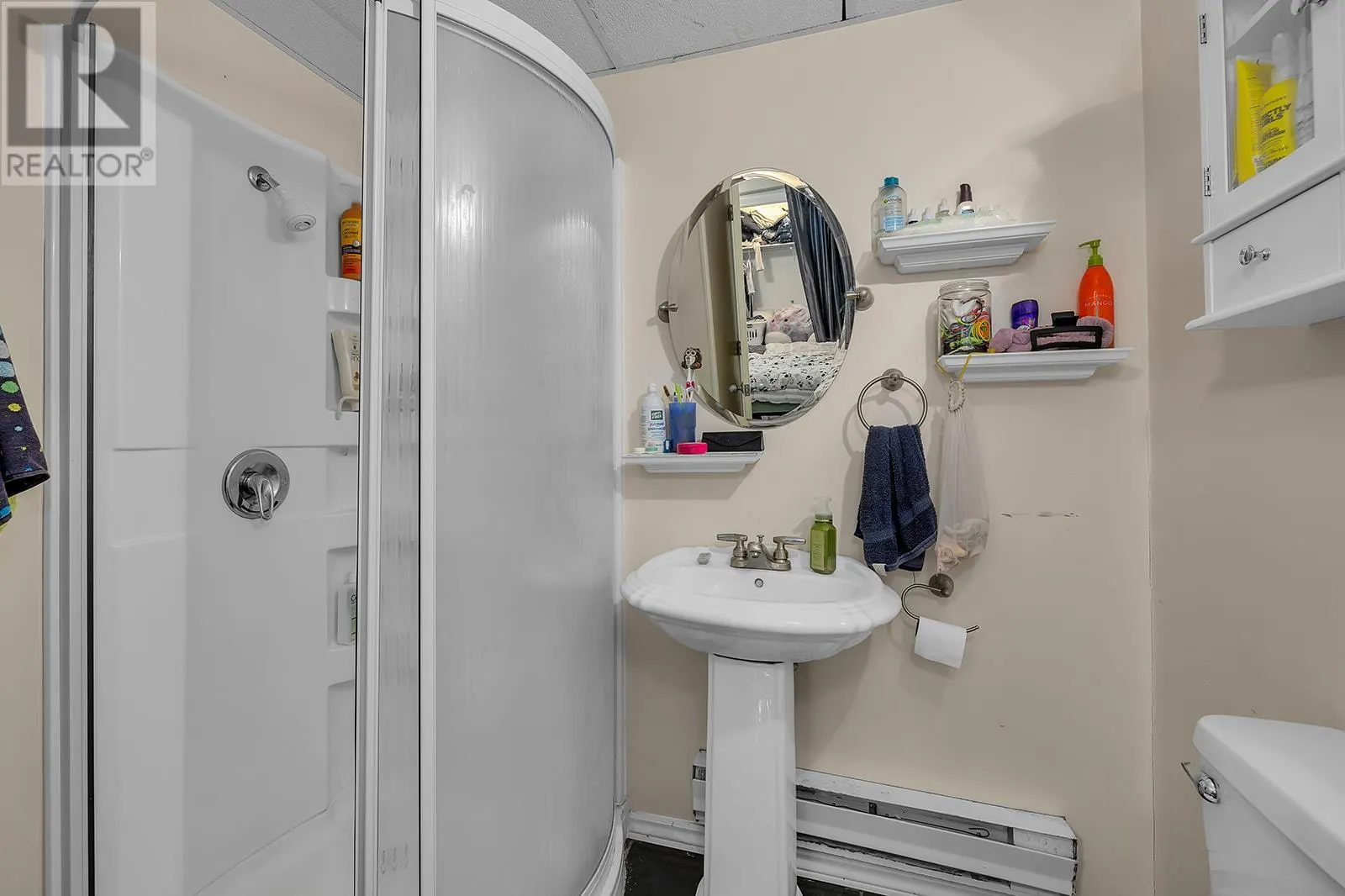 7992 Falcon Ridge Crescent
