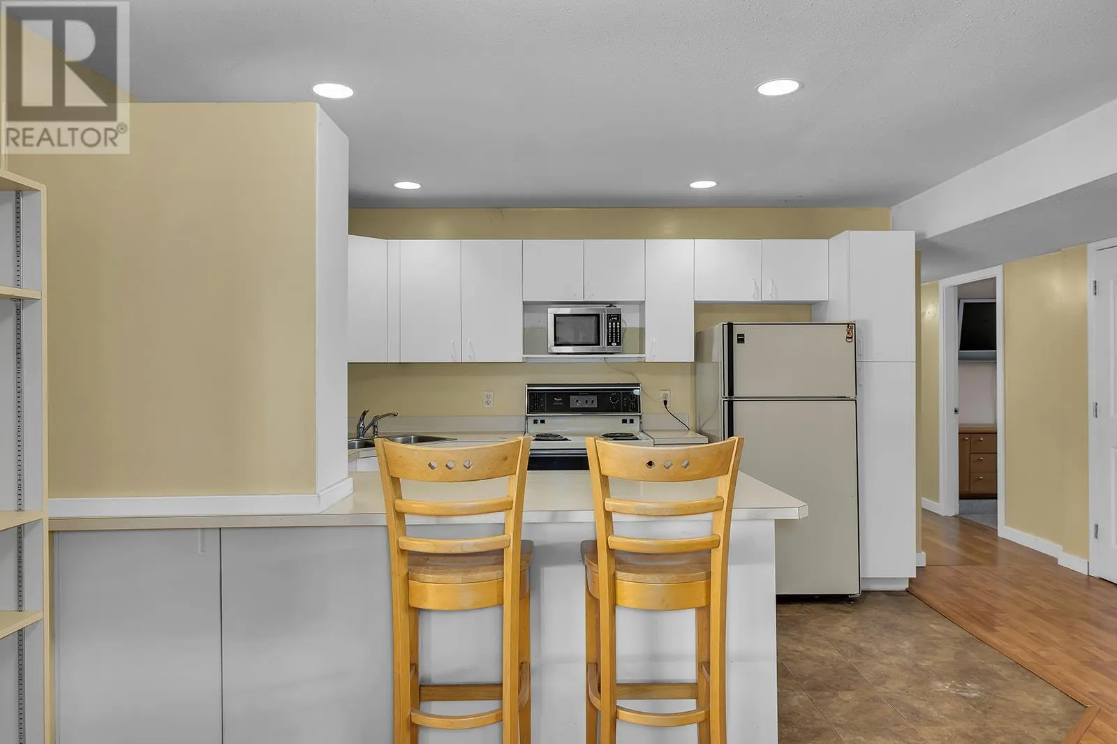 7992 Falcon Ridge Crescent