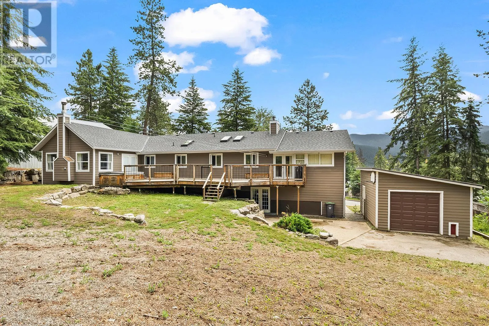 7992 Falcon Ridge Crescent