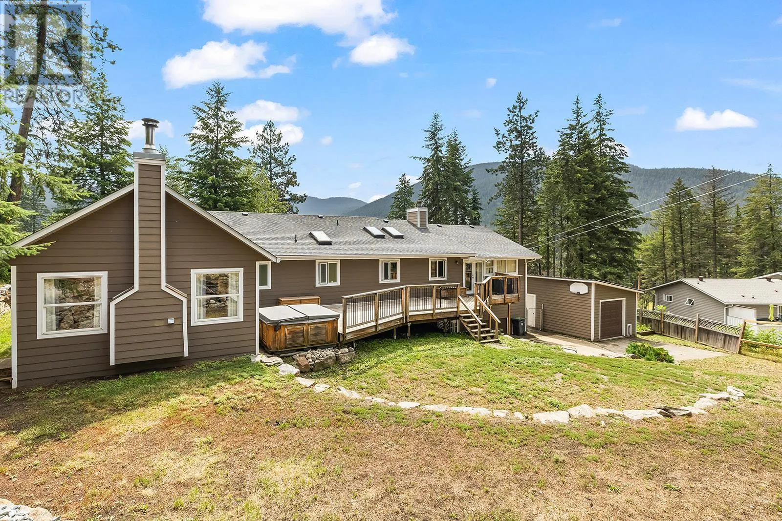 7992 Falcon Ridge Crescent