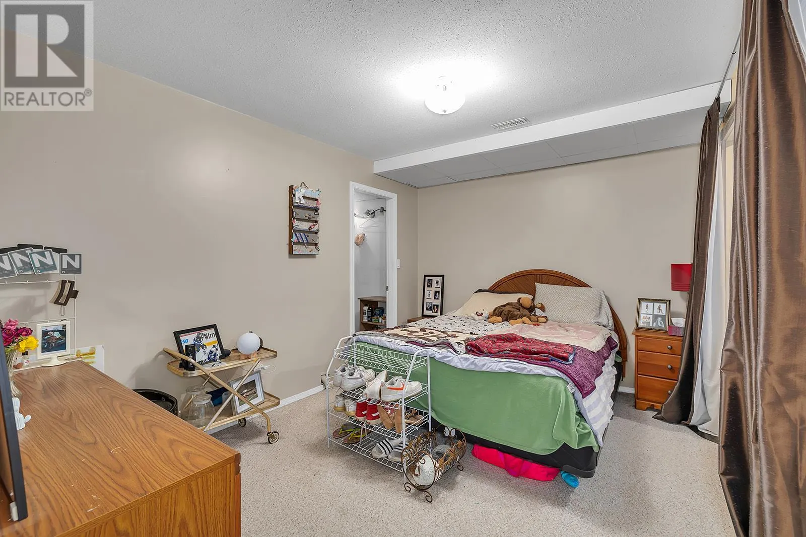 7992 Falcon Ridge Crescent