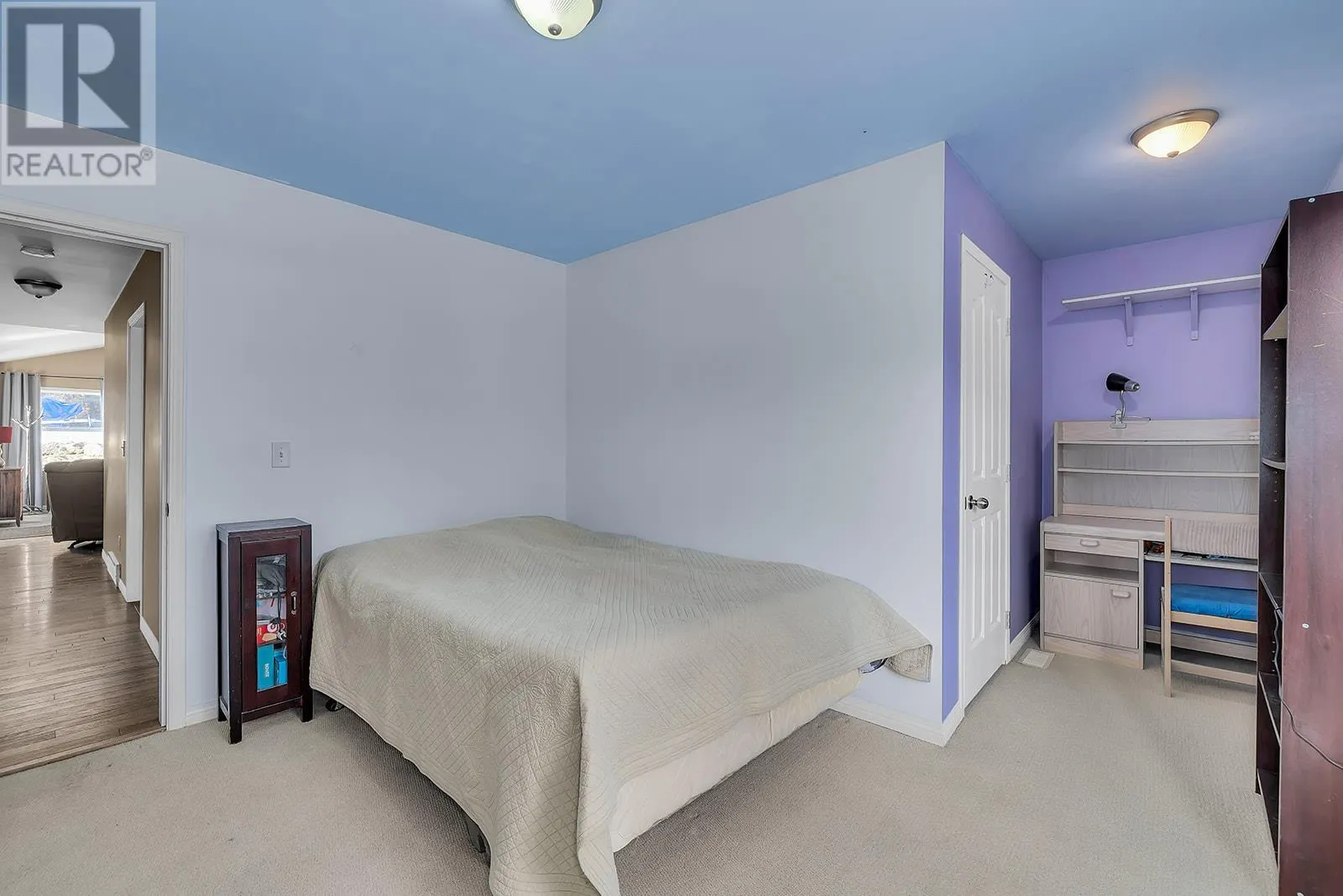 7992 Falcon Ridge Crescent