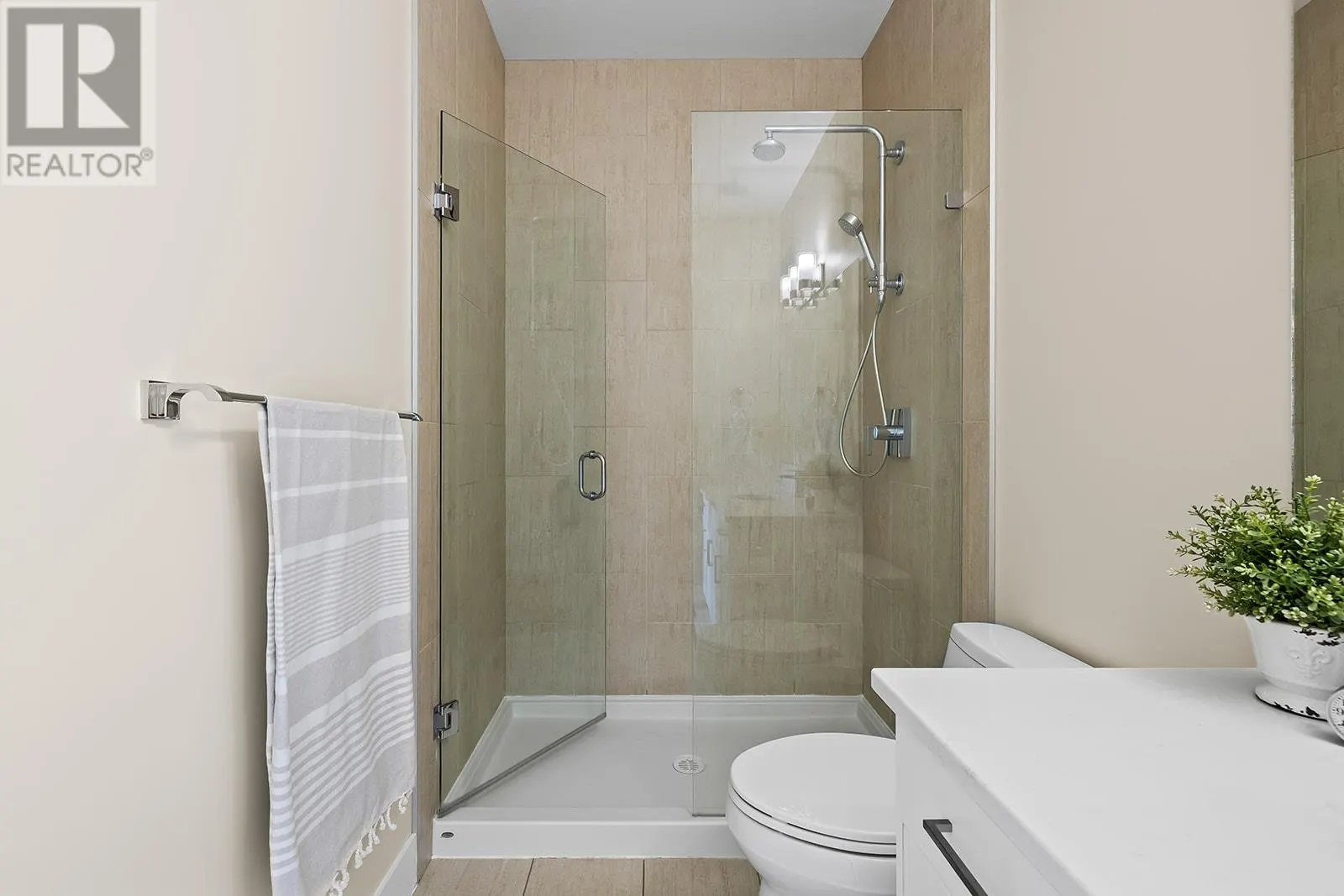 1102 Cameron Avenue Unit# 14