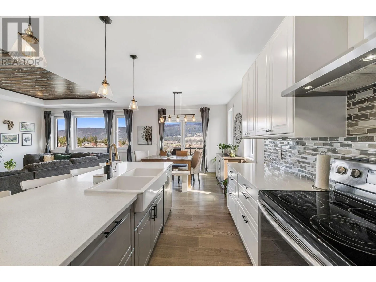 13158 Lake Hill Drive