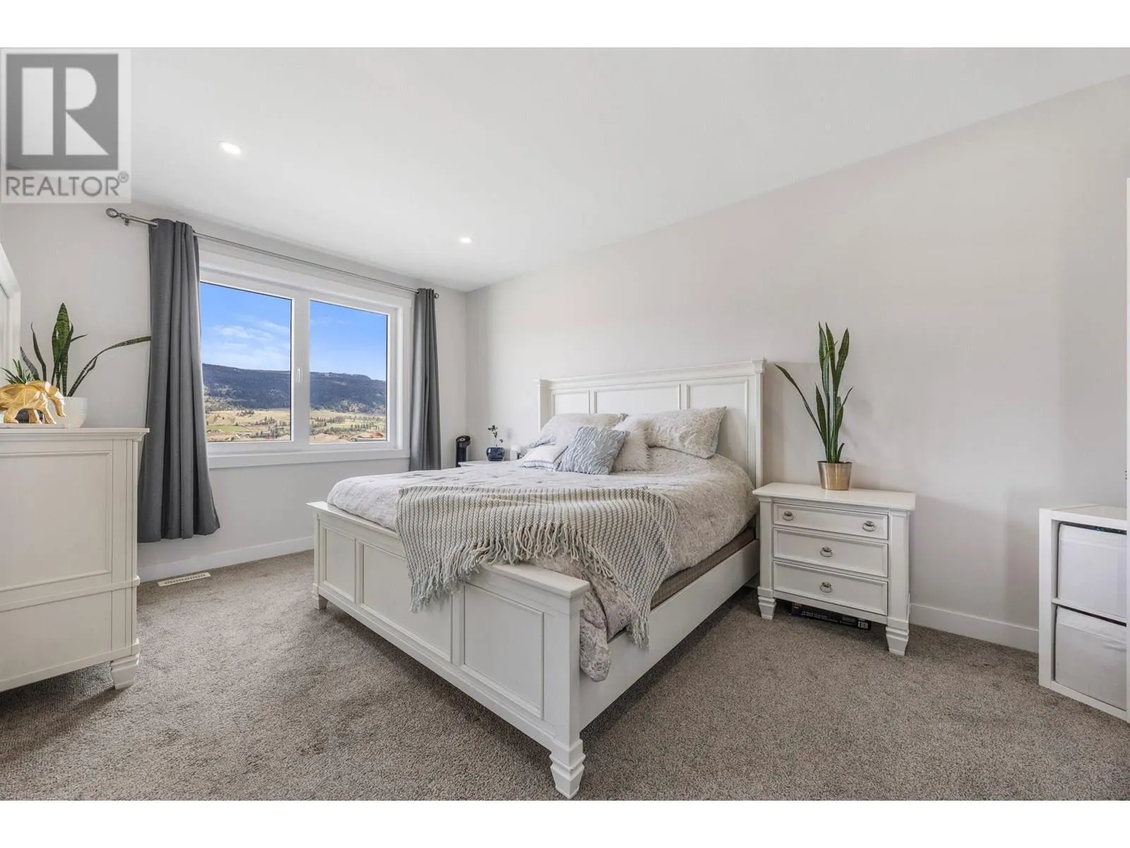 13158 Lake Hill Drive