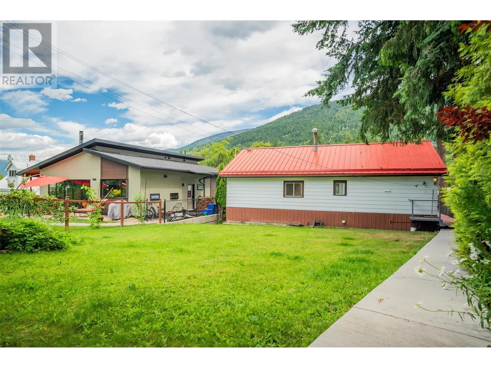 1518 Slocan Street