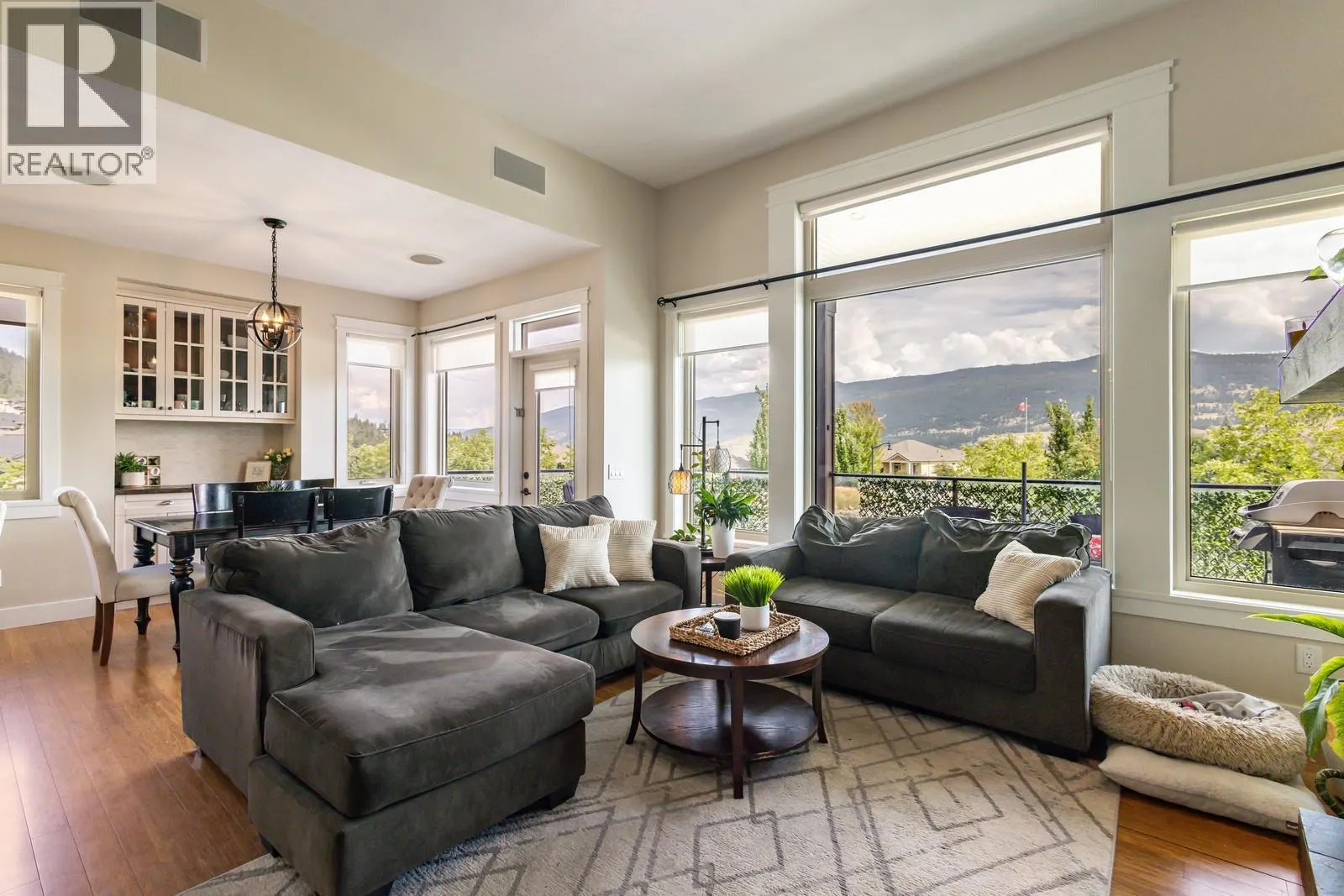 13074 Lake Hill Drive