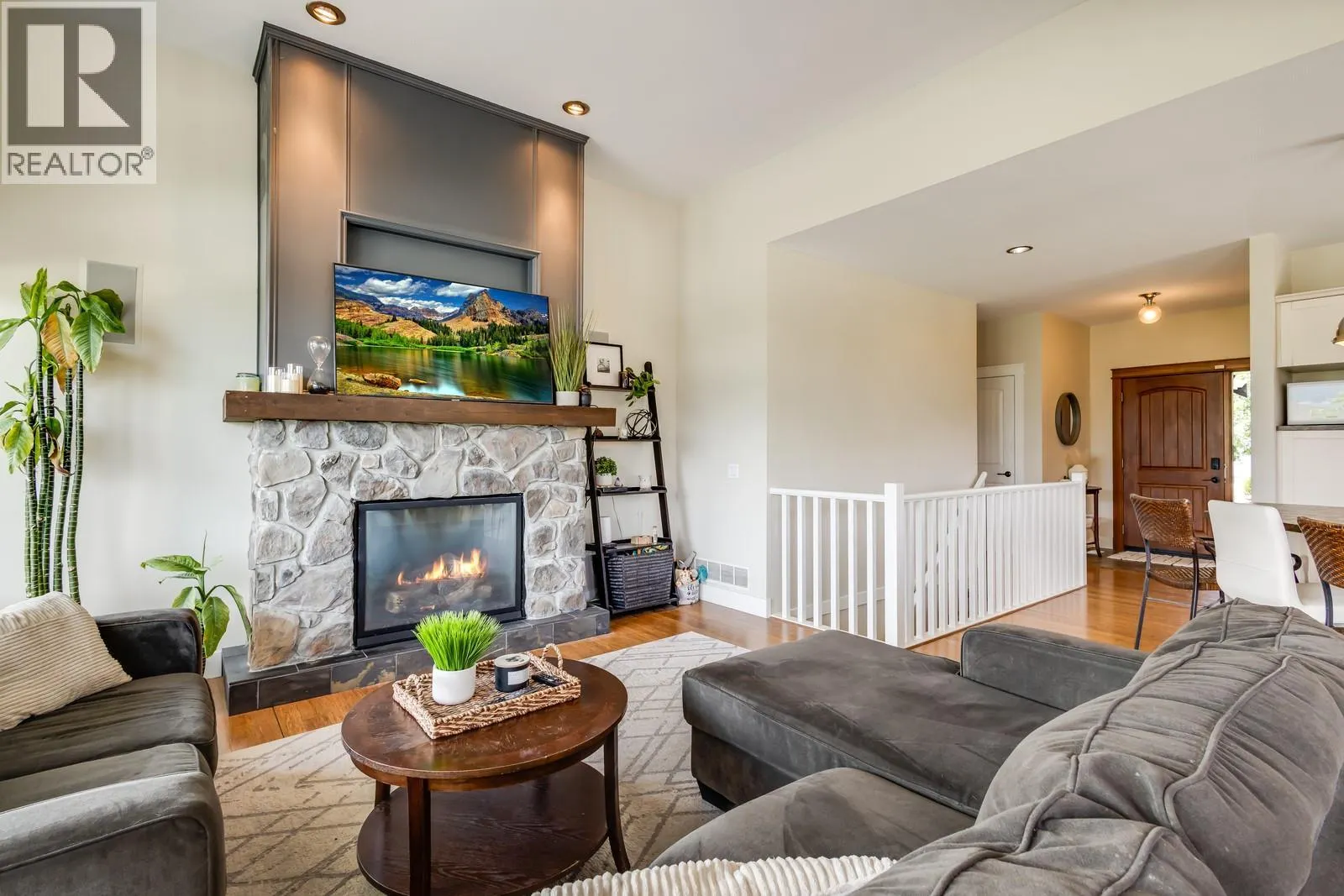 13074 Lake Hill Drive