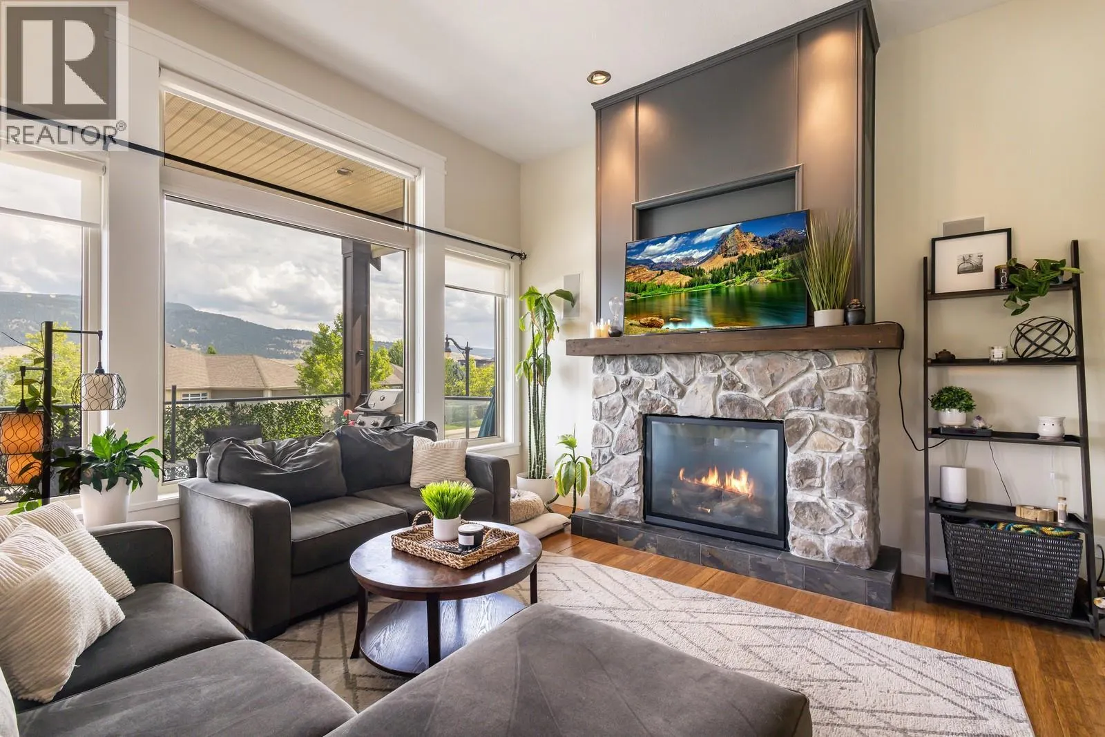 13074 Lake Hill Drive