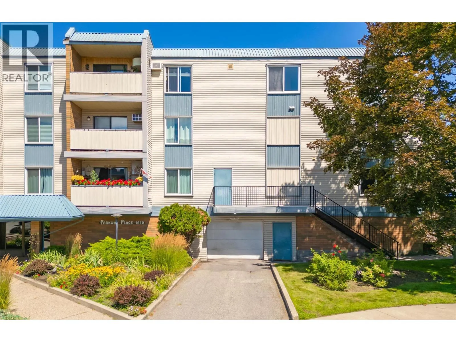 1640 Ufton Court Unit# 104