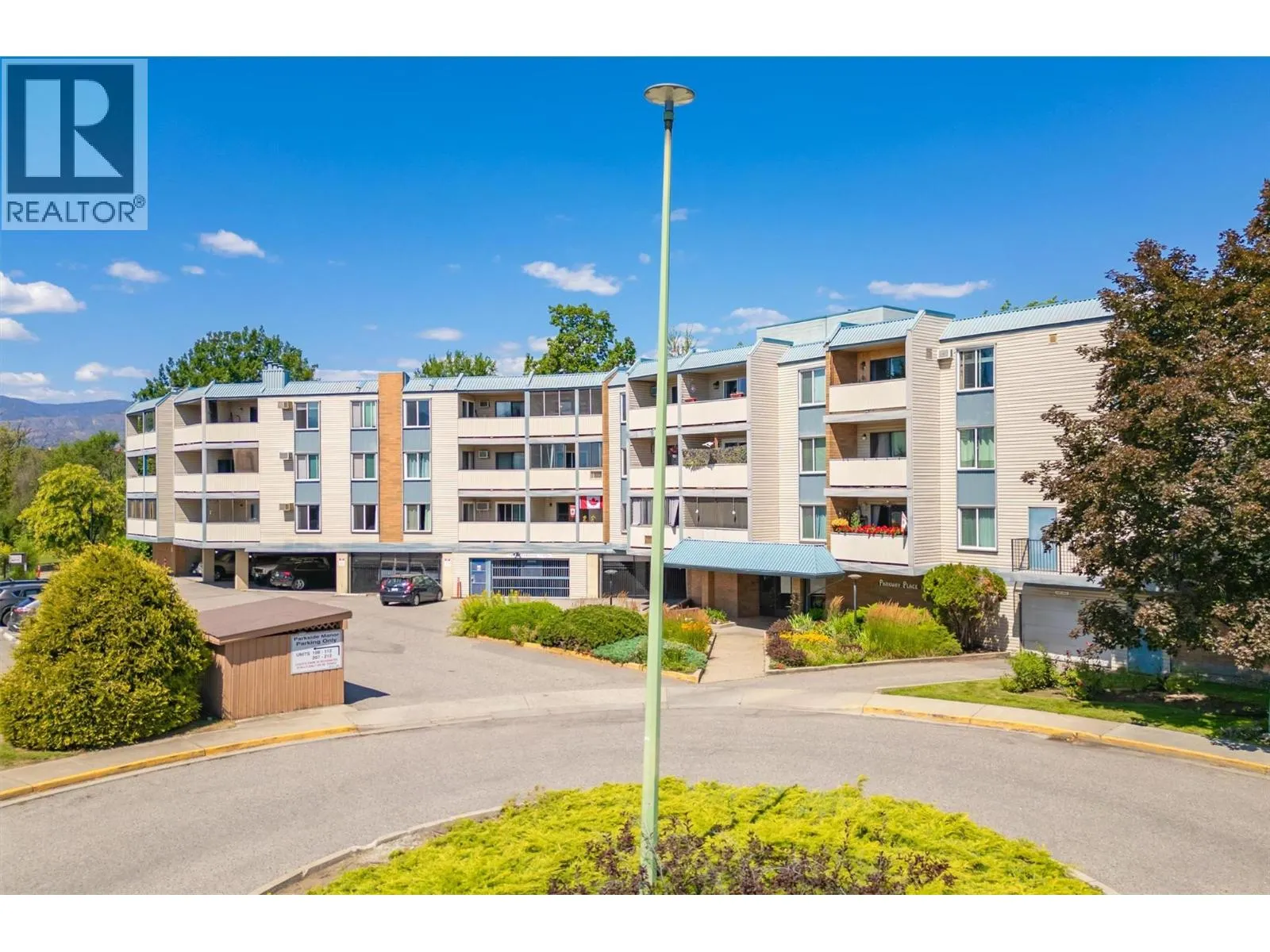 1640 Ufton Court Unit# 104