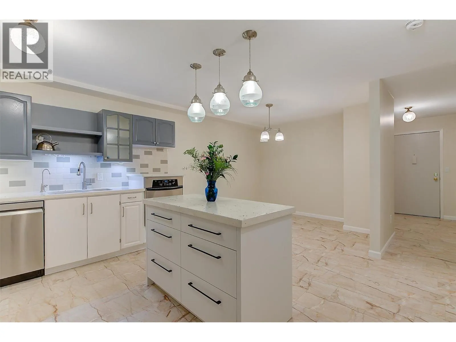 1640 Ufton Court Unit# 104