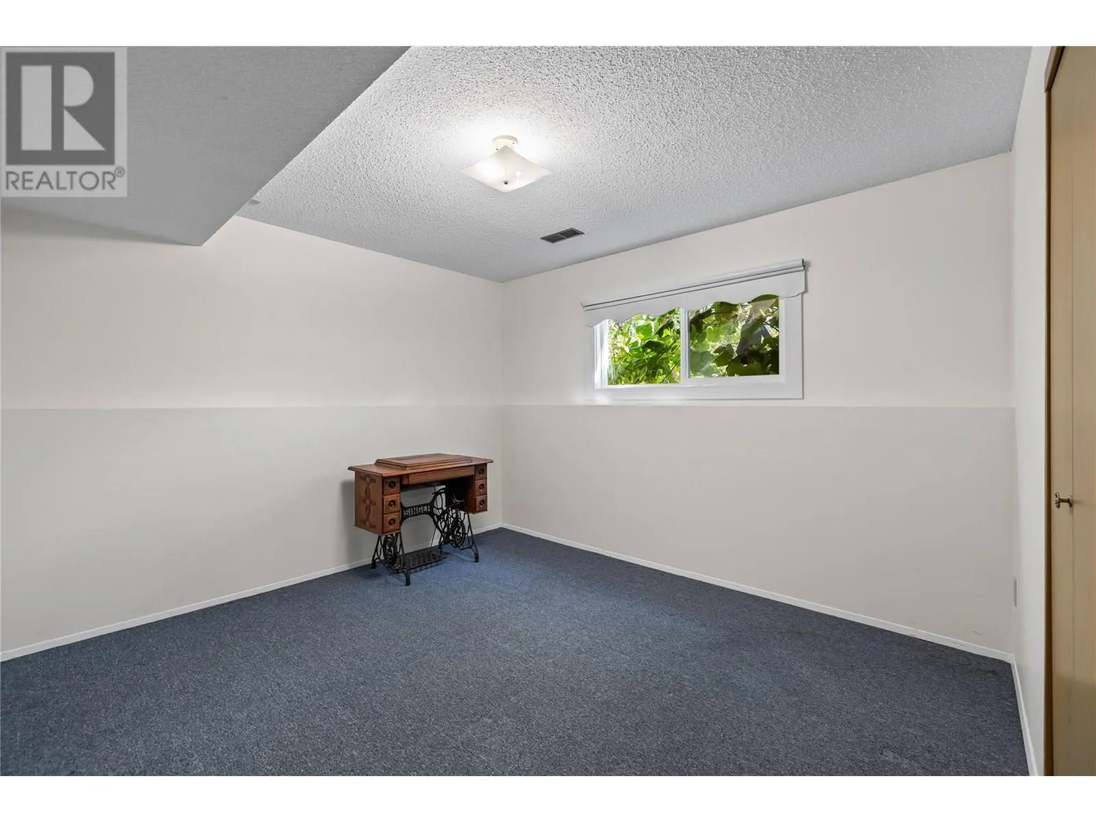 685 Moraine Court