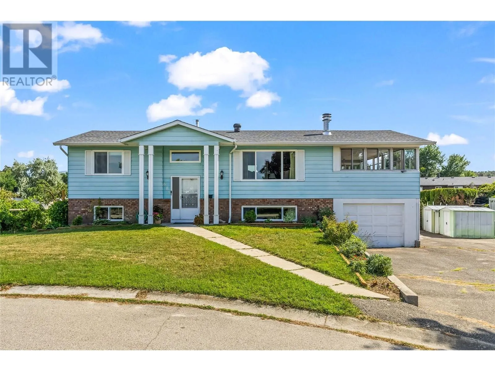 685 Moraine Court