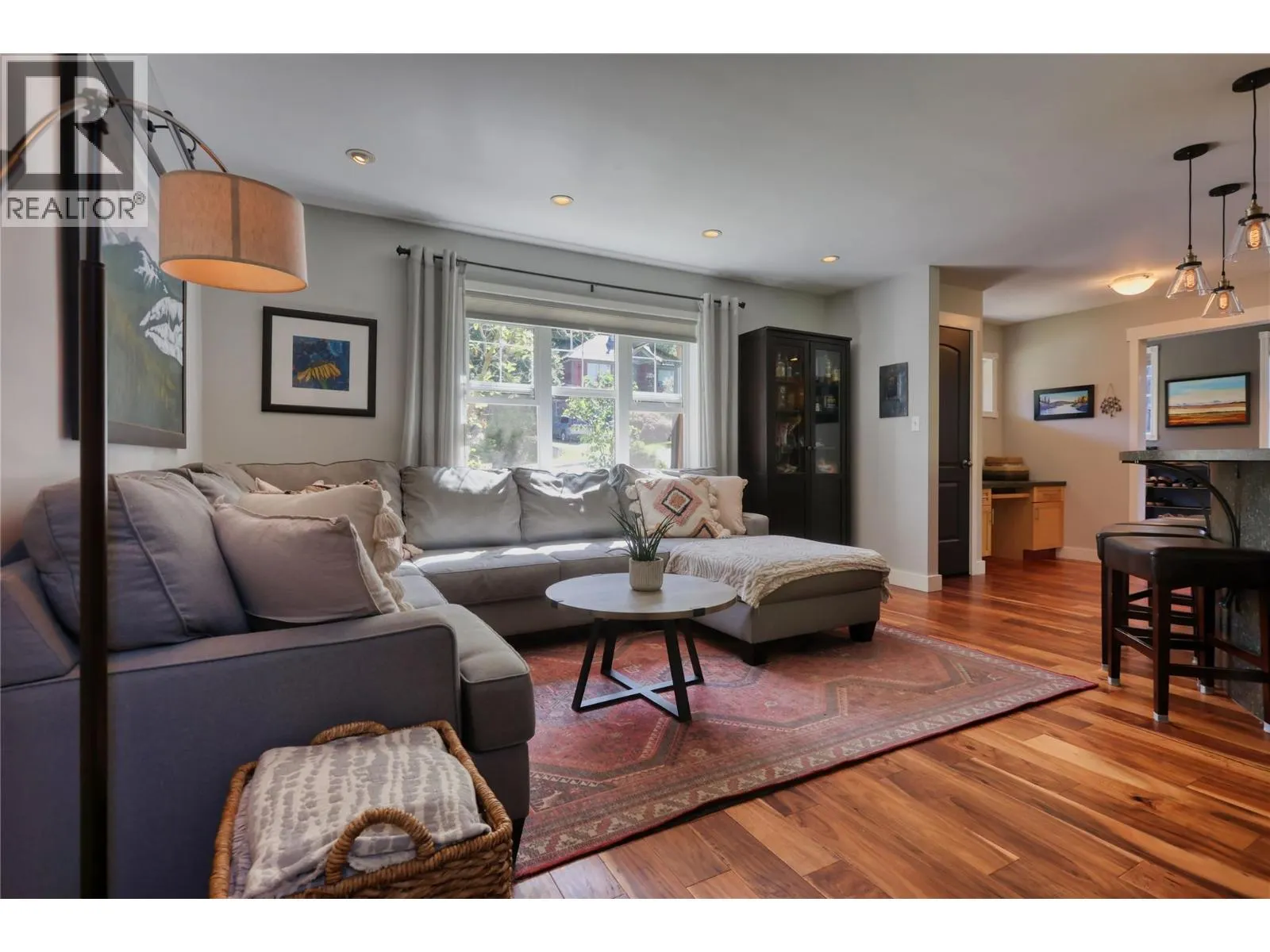 305 Sixth Street