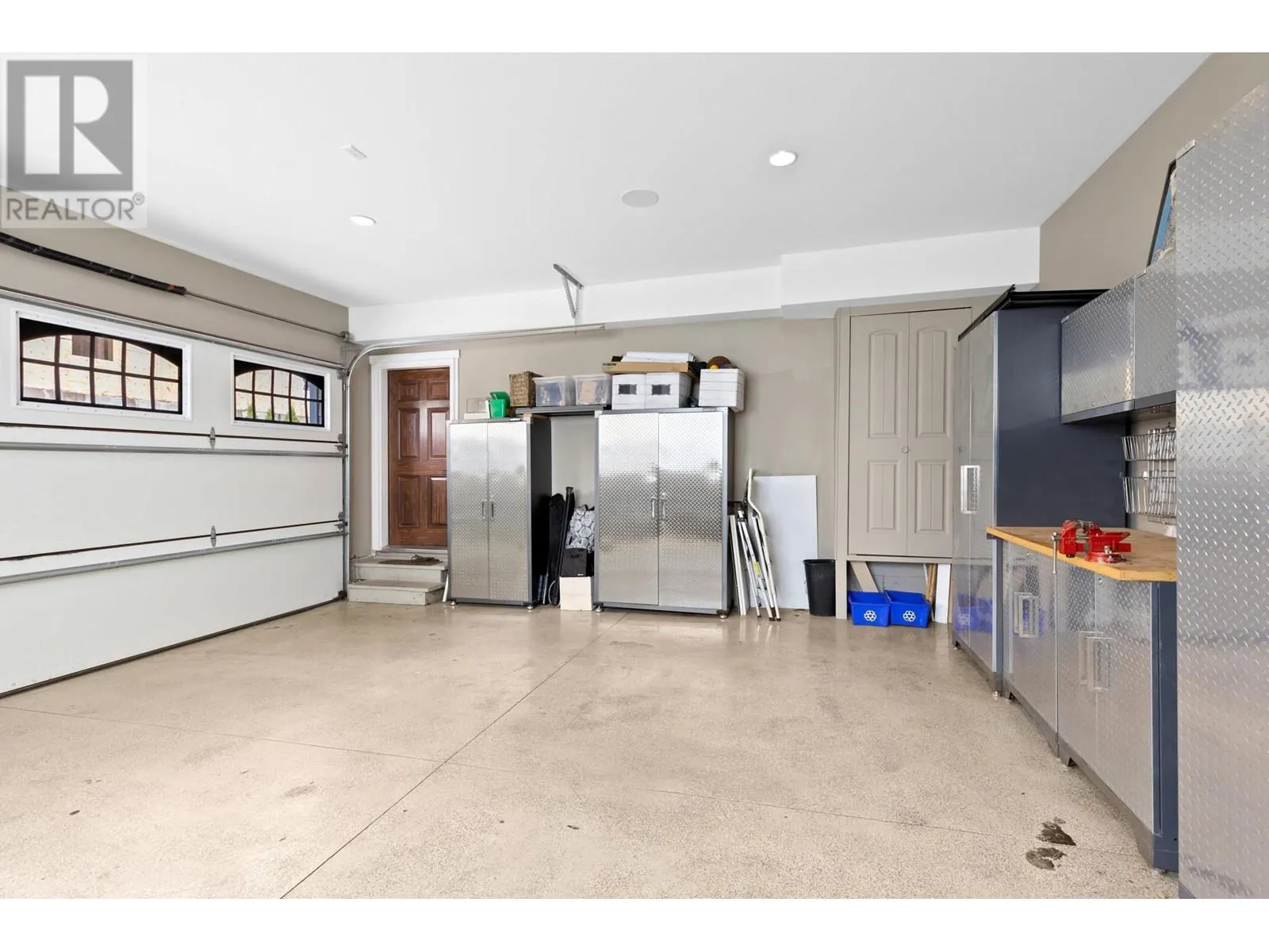 935 Laurier Avenue