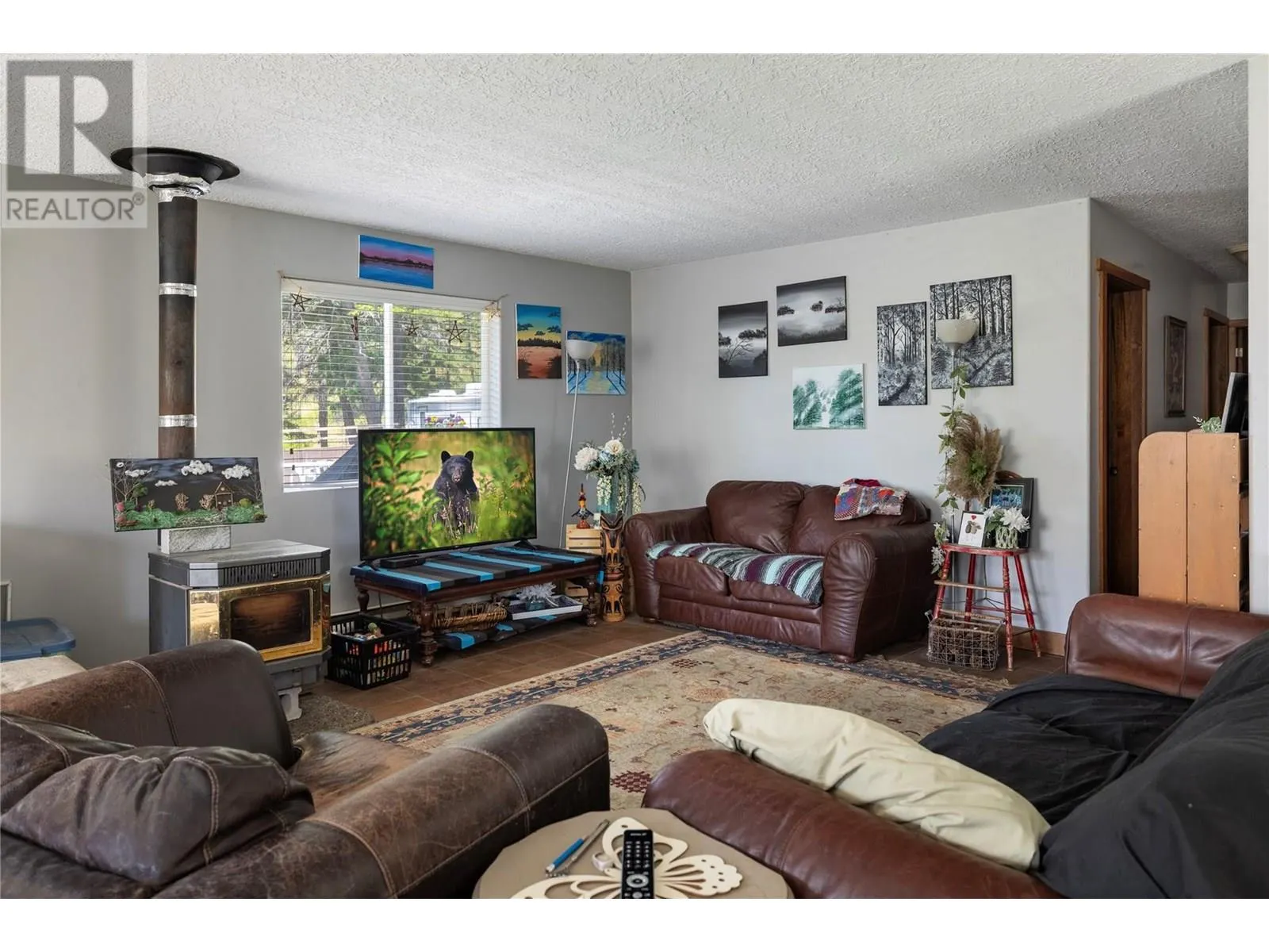 6090 Highway 33