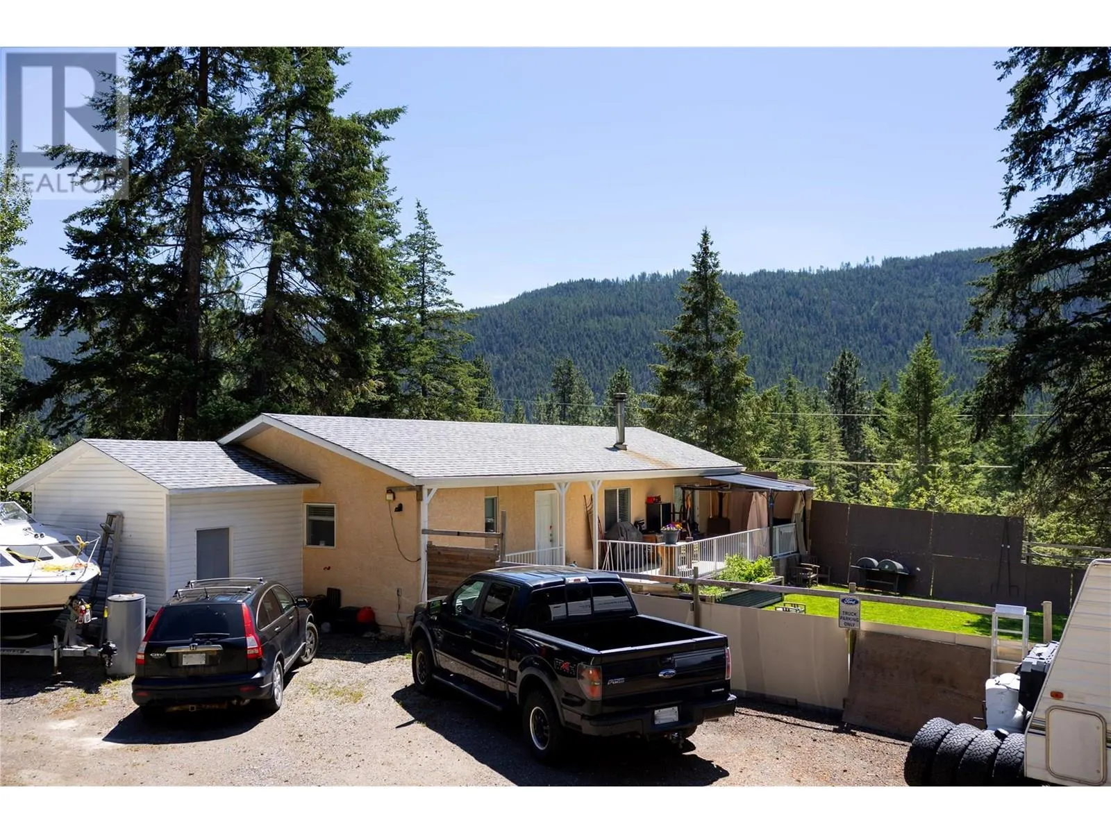 6090 Highway 33