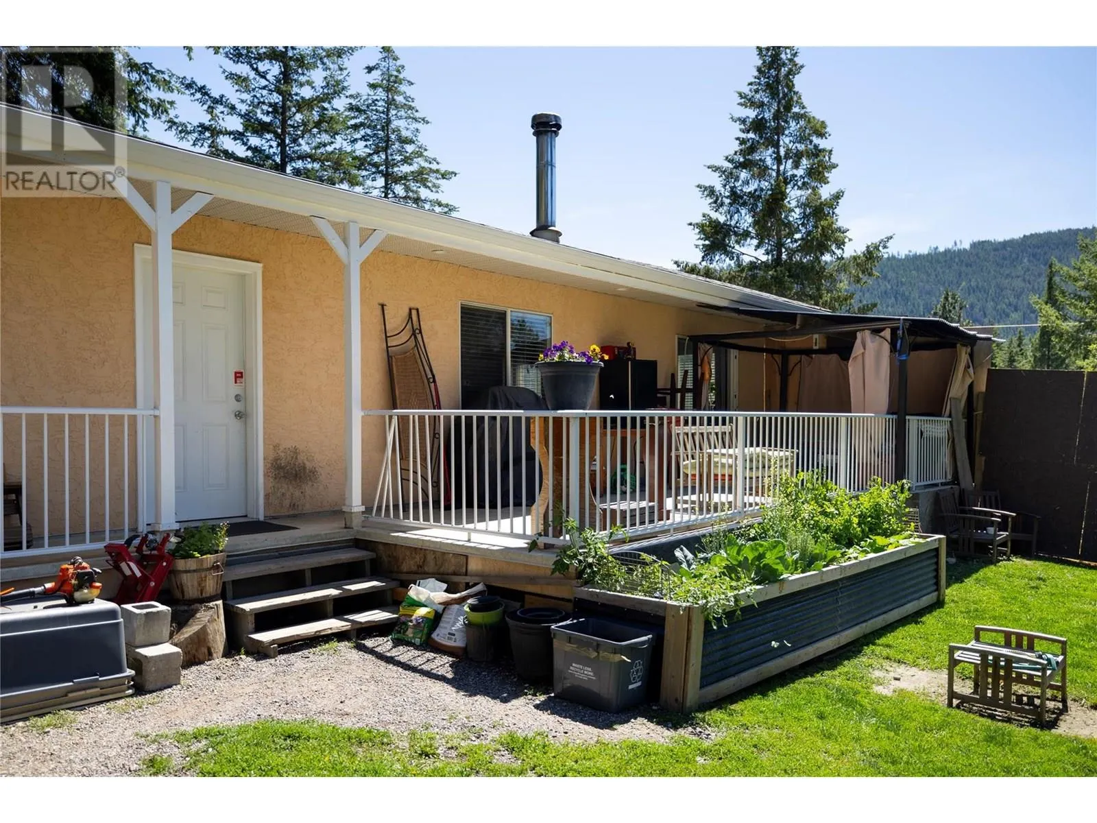 6090 Highway 33