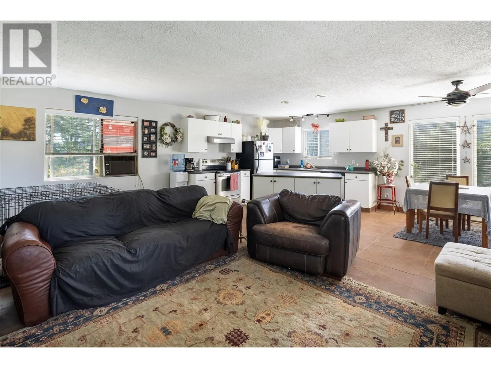 6090 Highway 33