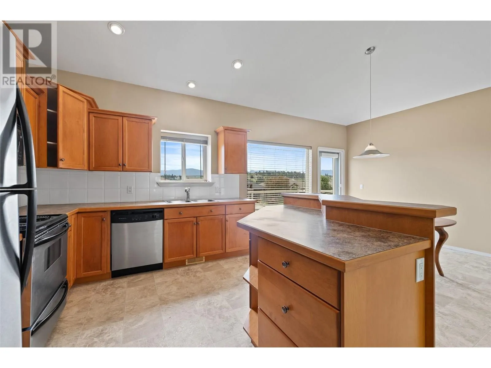2060 Spyglass Way
