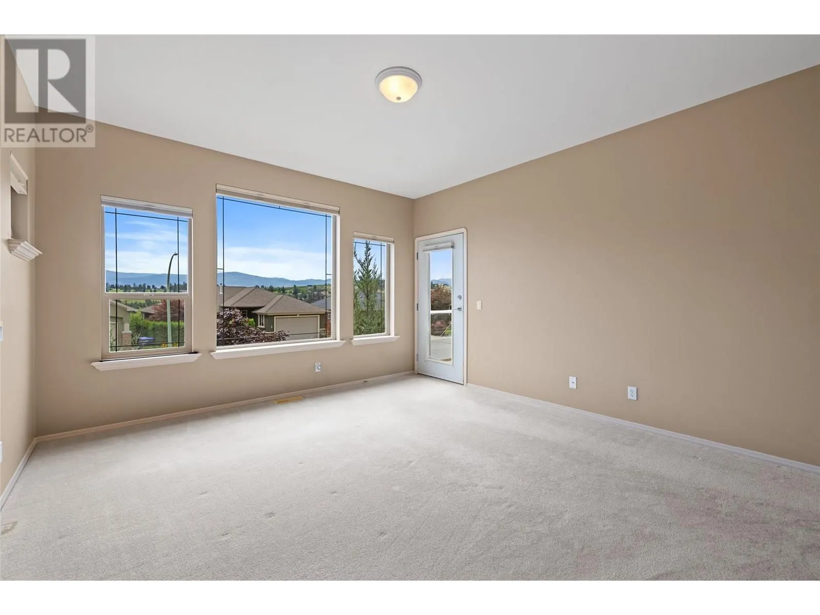2060 Spyglass Way