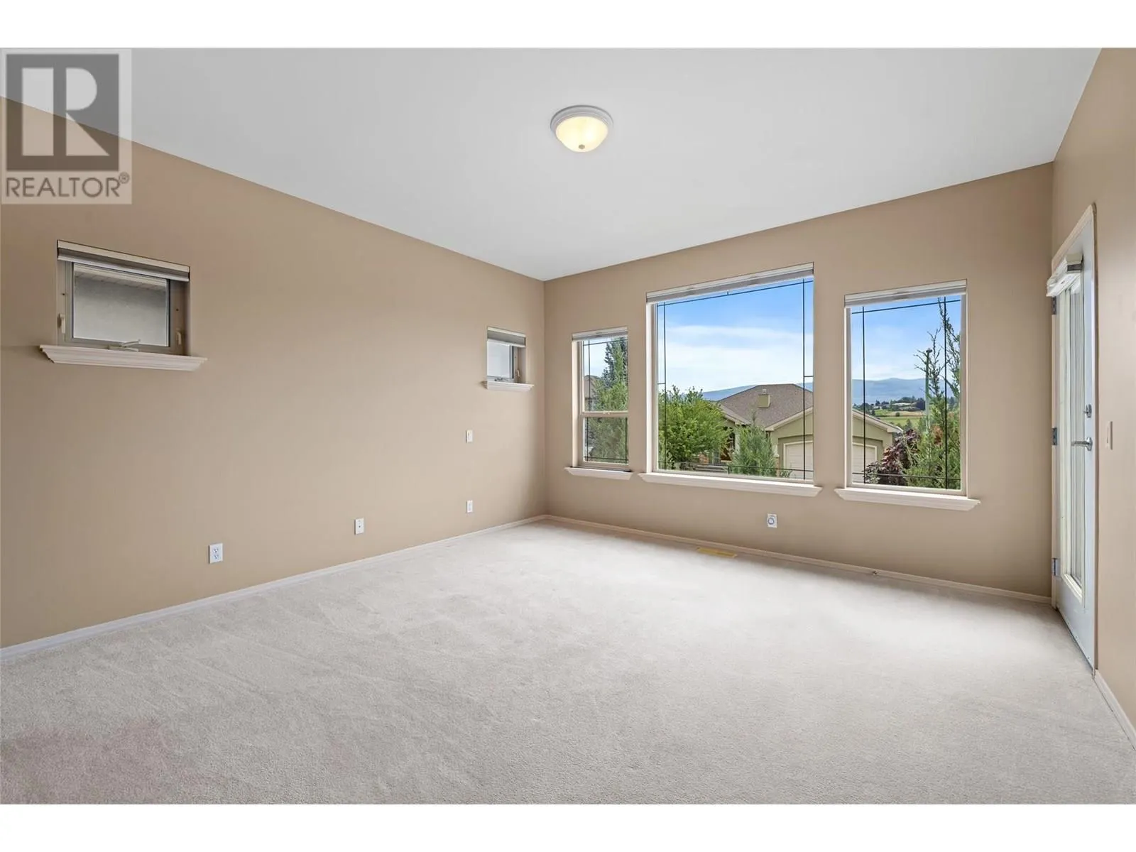 2060 Spyglass Way