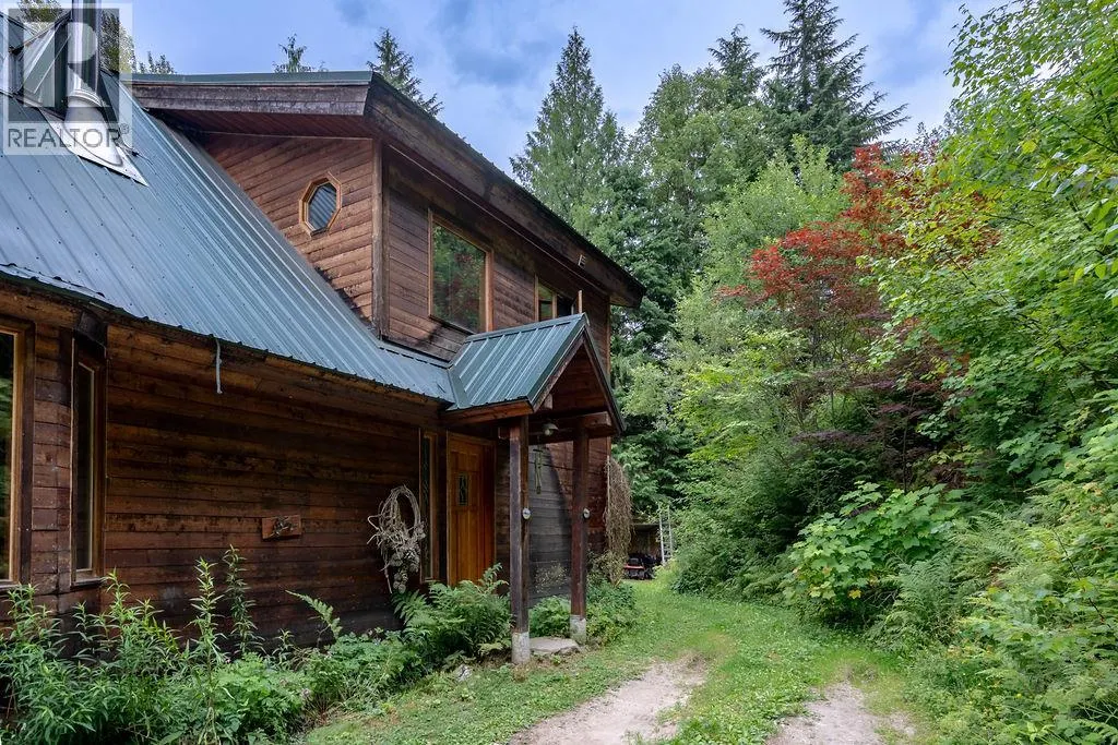 2987 SLOCAN VALLEY ROAD W Road