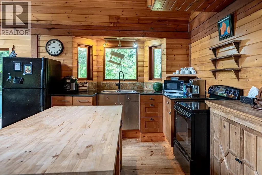 2987 SLOCAN VALLEY ROAD W Road