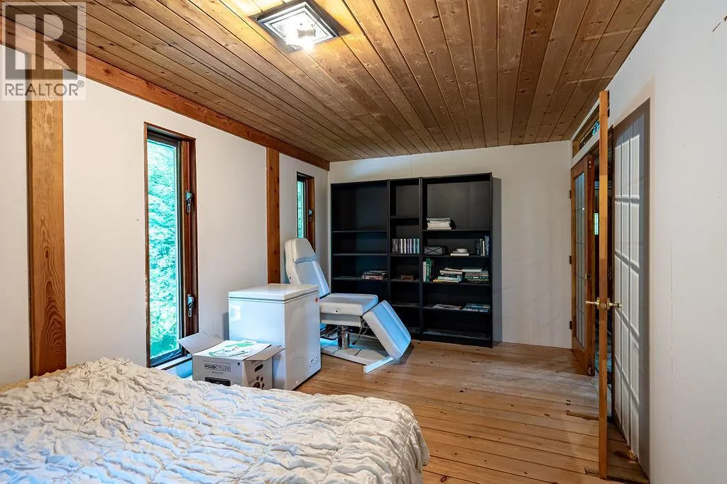 2987 SLOCAN VALLEY ROAD W Road