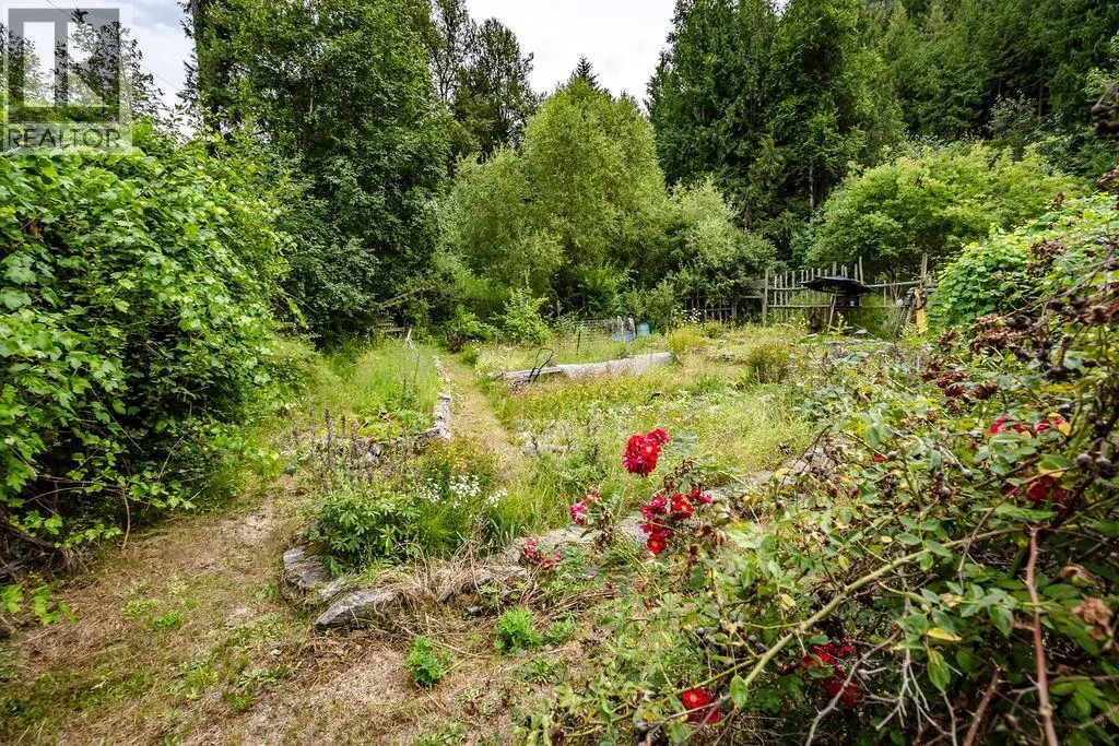 2987 SLOCAN VALLEY ROAD W Road