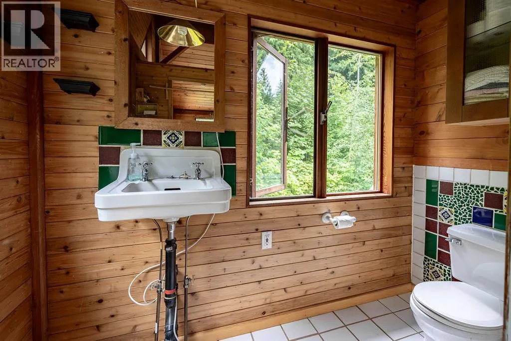 2987 SLOCAN VALLEY ROAD W Road